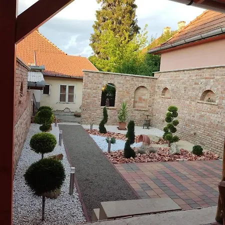 Buebaj Vendeghaz * Eger