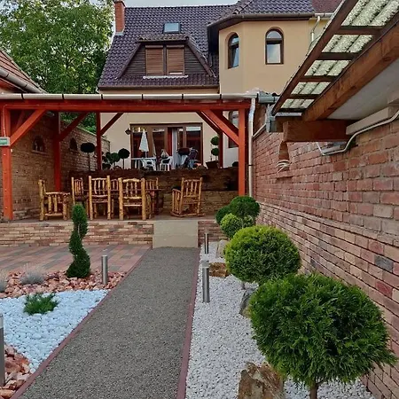 Buebaj Vendeghaz بيت ضيافة